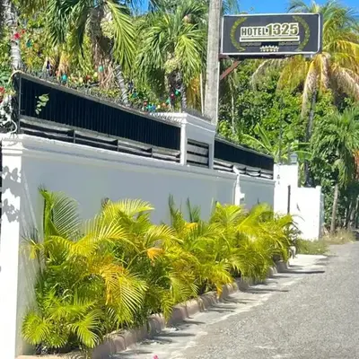 Hotel1325