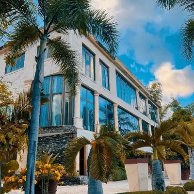 Villa Tesoros del Mar - Luxury Beachfront Villa with Natural Pool