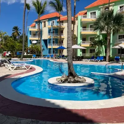 Palm Suites E-6-two-level apartment with a view of the pool