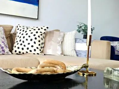 a living room with a table with a bowl on it at Vista Panorama Cipres in Hato Mayor