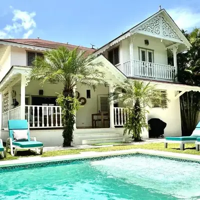 Villa 4Bdrms 3.5baths with pool