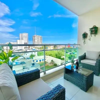 Upscale City Center Apt