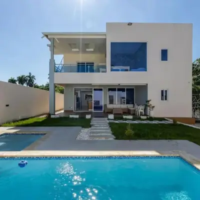 Luxurious Home with Pool