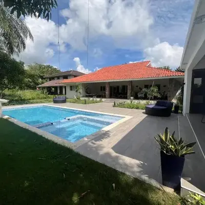 Villa Guavaberry