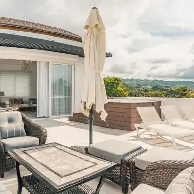 Penthouse with jacuzzi in Lake View