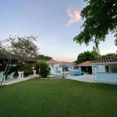 Villa in Metro Country Club