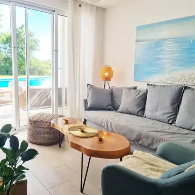 Aqua Pearl ! Pool Access 2 BRM J 102