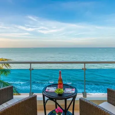 Cozy Beach Front Apt