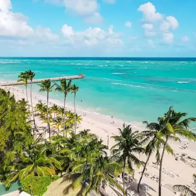 High-end 2BR w/Private Pool + BBQ + Steps to Beach