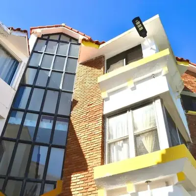 Cozy apartment - steps from Playa Costambar