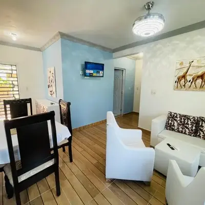 impecable 2 Bedroom Apartment Steps from the Pier