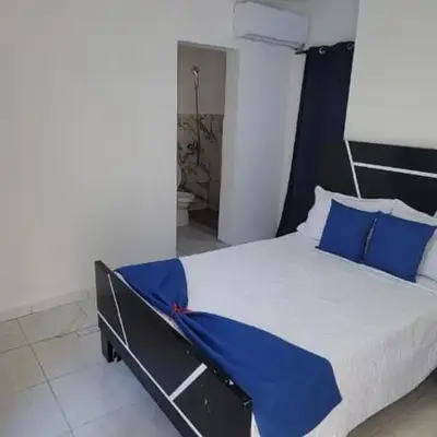 Hostal y Piscina