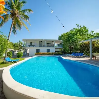 COZY 7BR Villa BIG POOL Close to beach