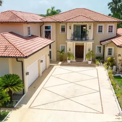 Exclusive Villa at Hideaway Beach