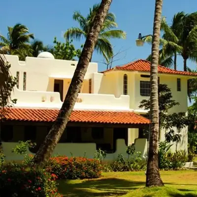 Villa directly on the beach