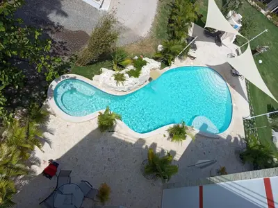 an overhead view of a swimming pool at Studio Residencial Almendra in Cabarete