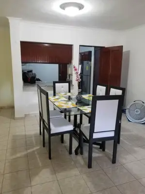a dining room with a table and chairs at Apartamento acogedor con equipamiento premium in El Café